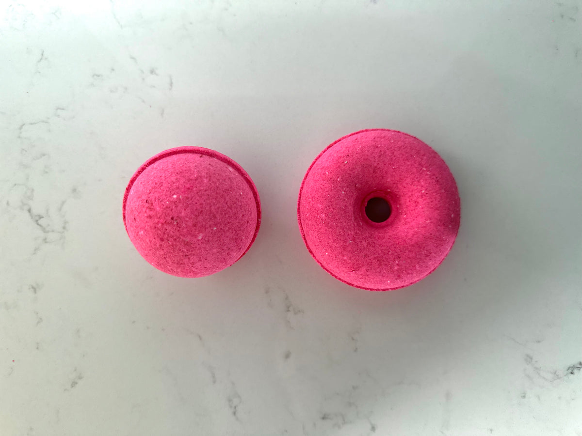 Raspberry Kiss- Bath Bomb – Lyla Lu